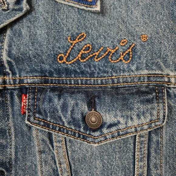 Levis Relaxed Fit Denim Trucker‎ Jacket Mens Small Light Wash Blue Jean - Picture 2 of 16